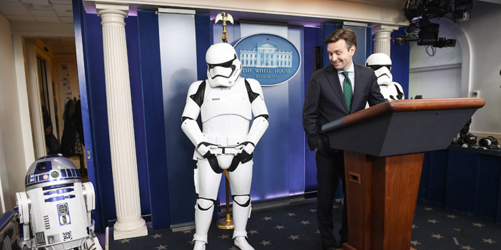  سكرتير الرئيس الأمريكي يدلي بتصريح بعد عرض فيلم «Star Wars» لعائلات العسكريين في البيت الأبيض