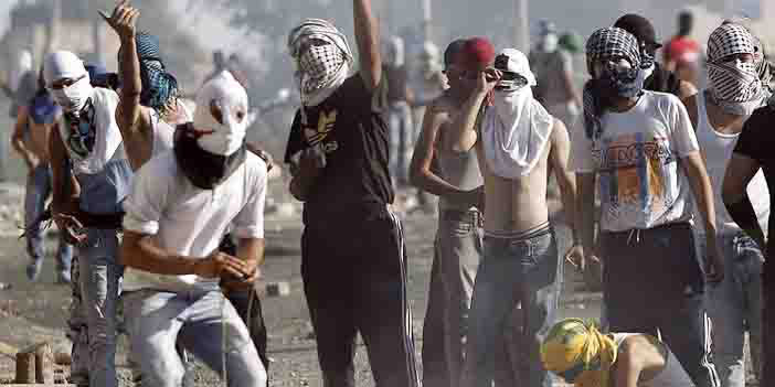  اشتباكات بين الشبان الفلسطينيين وقوات الاحتلال بالقدس
