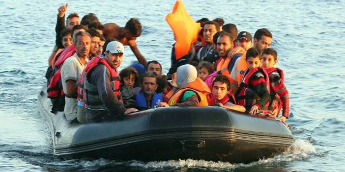 اعتراض 104 مهاجرين حاولوا العبور من المغرب نحو إسبانيا سباحة 