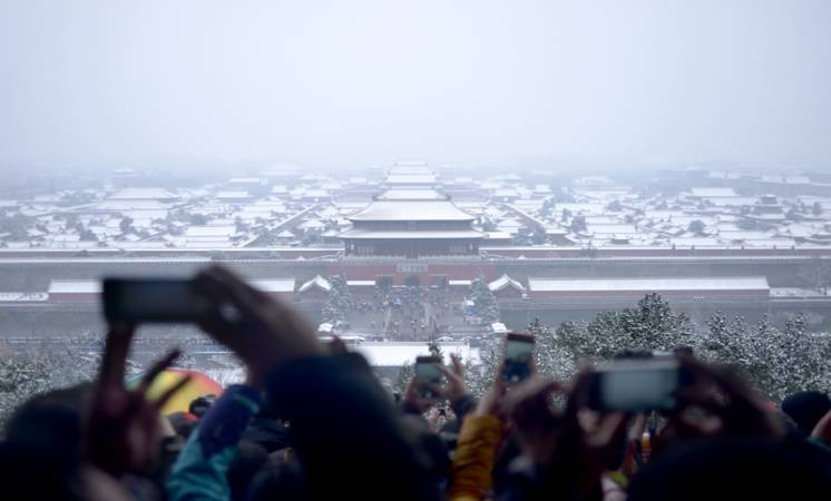 حلة بيضاء ترتديها العاصمة الصينية