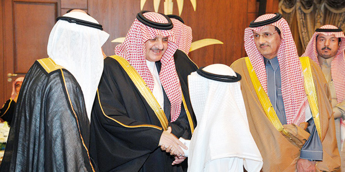  الأمير سعود بن نايف يستقبل الأهالي والحضور في المجلس
