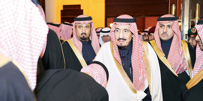  الملك سلمان يتلقى البيعة من المواطنين