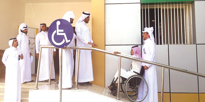  مدير فرع العمل بنجران ملتقياً أحد ذوي الاحتياجات الخاصة