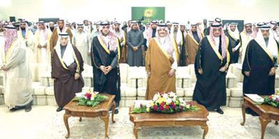 الأمير سعود بن نايف يكرِّم المتفوقين بجائزة السديري للتفوق العلمي 
