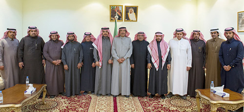  أعضاء المجلس مع المحافظ