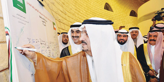  الأمير فيصل بن بندر خلال مشاركته في الاحتفالية