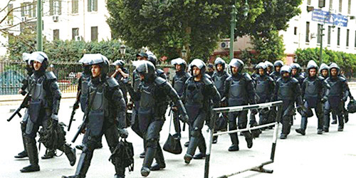  الشرطة المصرية تكثف من وجودها في الشارع