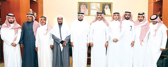  الأمير عبدالرحمن مع أعضاء المجلس البلدي بجلاجل