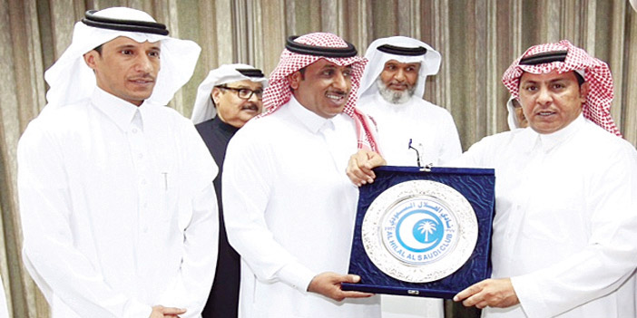  الاتحاد السعودي لكرة الطائرة وعدد من الأندية يكرمون مدير المنتخبات الوطنية صالح القاسم