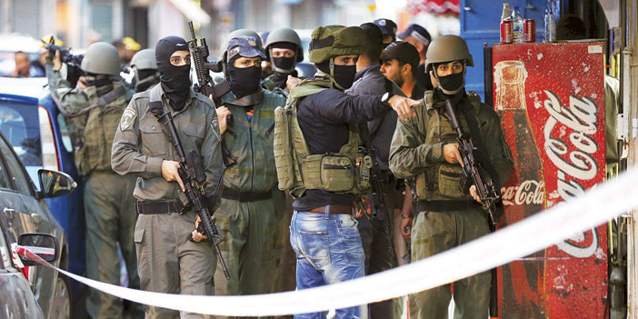  قوات الاحتلال تداهم أحد المواقع في القدس بعد عمليات الطعن أمس