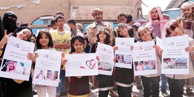 مواطنون في تعز اليمنية يخرجون للشوارع ابتهاجاً بالانتصار على الميليشيا الانقلابية 