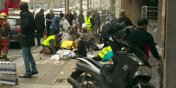  استنفار في صفوف الشرطة البلجيكية والمسعفين لإخراج القتلى والمصابين من محطة المترو