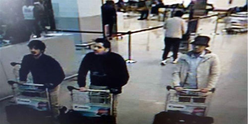  السلطات البلجيكية تبث صوراً لثلاثة يشتبه بأنهم نفذوا التفجيرات