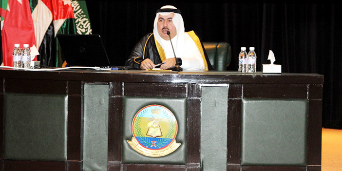  سمو الأمير د. تركي بن سعود خلال المحاضرة