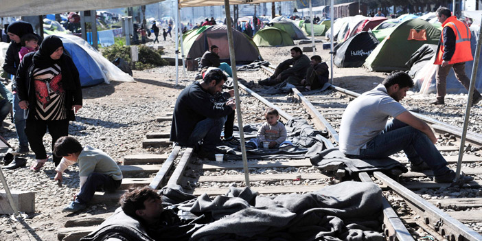  مخيمات للاجئين والمهاجرين المحاصرين في أحد المعسكرات المؤقتة على الحدودِ اليونانيةِ المقدونيةِ