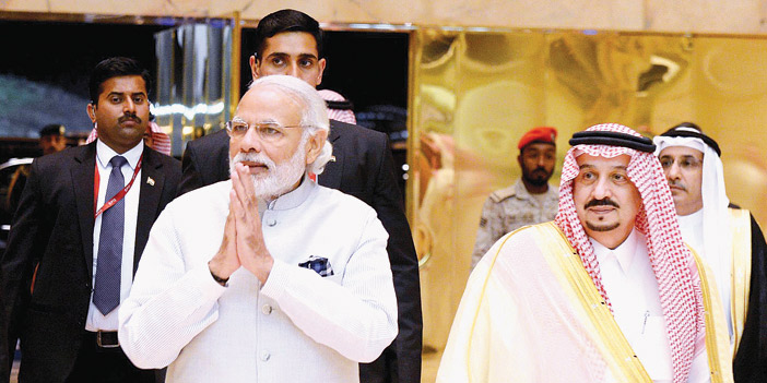  أمير منطقة الرياض في وداع رئيس الوزراء بجمهورية الهند