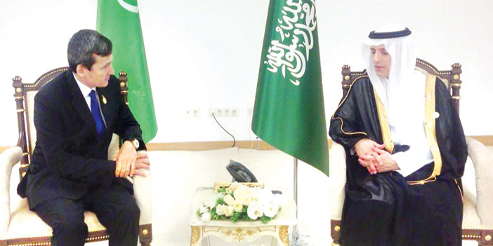  وزير الخارجية يعقد عدداً من اللقاءات على هامش القمة الإسلامية