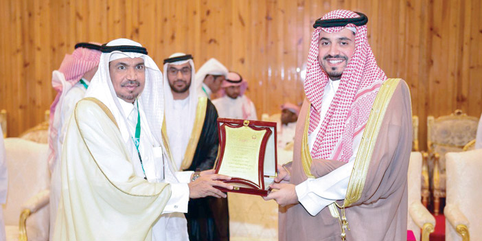  الأمير فهد بن جلوي مع رئيس اتحاد الملاكمة