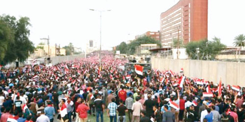   آلاف المتظاهرين من أتباع الصدر