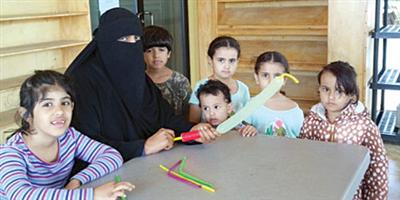 سعودية في هيوستن تهب وقتها لإسعاد الأطفال 