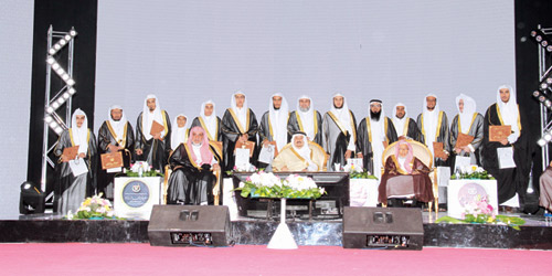 أمير منطقة الرياض يرعى الحفل السنوي للجمعية الخيرية لتحفيظ القرآن بالرياض 