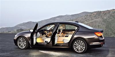 BMW الفئة 7 السيارة المعتمدة في المنتديات الرائدة بالمملكة 