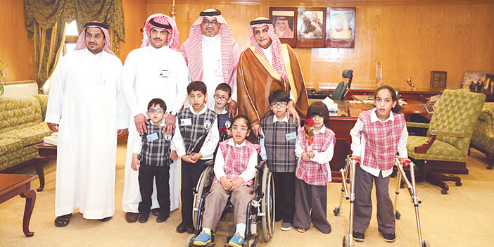  لقطة جماعية للأطفال مع آل الشيخ