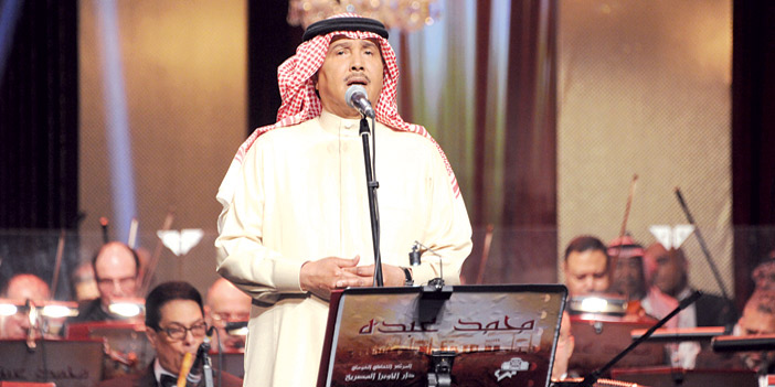  محمد عبده خلال حفلته في دار الأوبرا