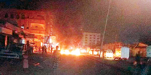  احتجاجات وشغب في عدن لانقطاع الكهرباء