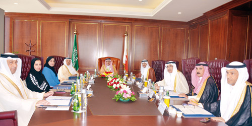   مجلس إدارة مؤسسة جسر الملك فهد خلال الاجتماع