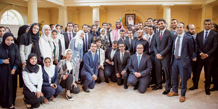 التقى مجموعة من الطلبة السعوديين المتميزين في الجامعات الأمريكية 