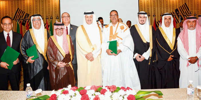  لقطة بحضور الأمير سلطان بن سلمان عقب توقيع الاتفاقية