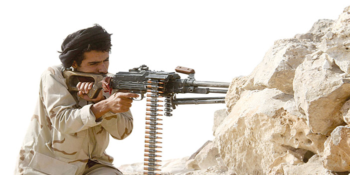  مقاتل من المقاومة الشعبية أثناء الاشتباك مع الحوثيين في مأرب