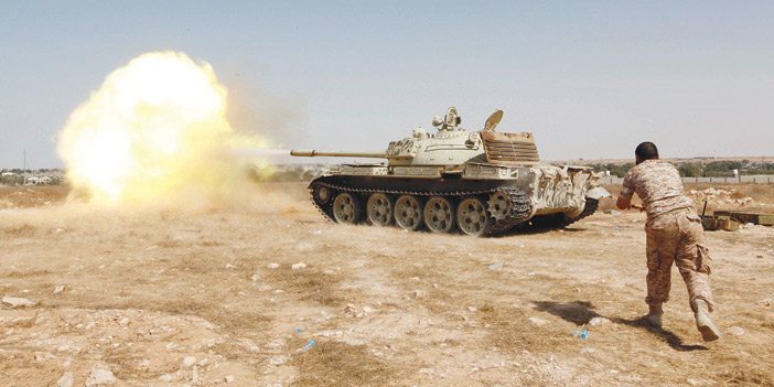   آليات الجيش الليبي في مواجهة مباشرة مع عناصر داعش في سرت