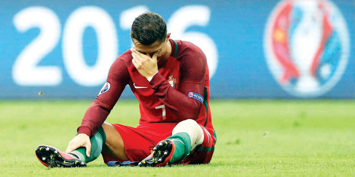  رونالدو يبكي خلال نهائي اليورو بعد تعرضه للإصابة