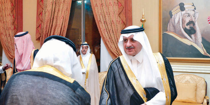  الأمير فهد بن سلطان خلال الاستقبال