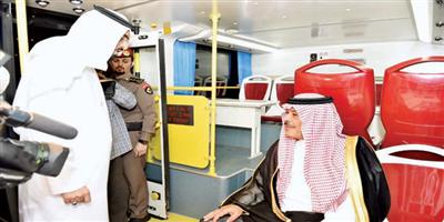 الأمير مشاري بن سعود يدشن «الباص السياحي» ضمن فعاليات مهرجان الباحة 