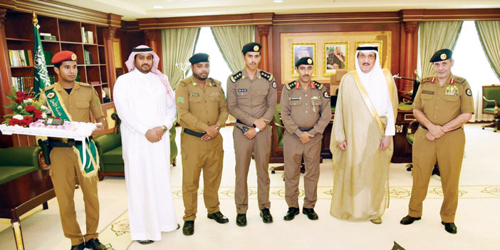  الأمير محمد بن ناصر مع منسوبي نظام الاتصالات الأمني الموحد الجديد