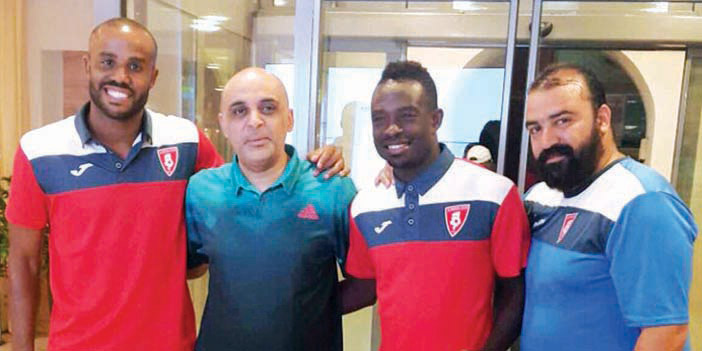   فيليب واوداغلو مع رئيس النادي بعد التوقيع