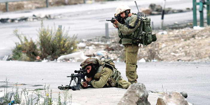   قوات الاحتلال الإسرائيلي تطلق النار على الفلسطينيين