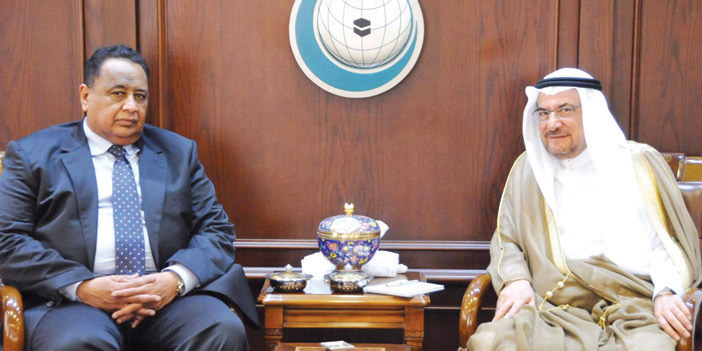 أمين عام منظمة التعاون الإسلامي يستقبل وزير خارجية السودان 