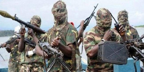 متمردون نيجيريون يهددون بإعلان استقلال منطقة دلتا النيجر 