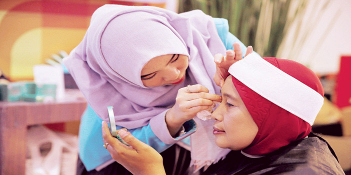 إندونيسيا: كريم للبشرة وشامبو «حلال» 