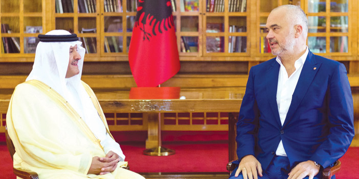  رئيس الوزراء الألباني مستقبلا الأمير سلطان بن سلمان