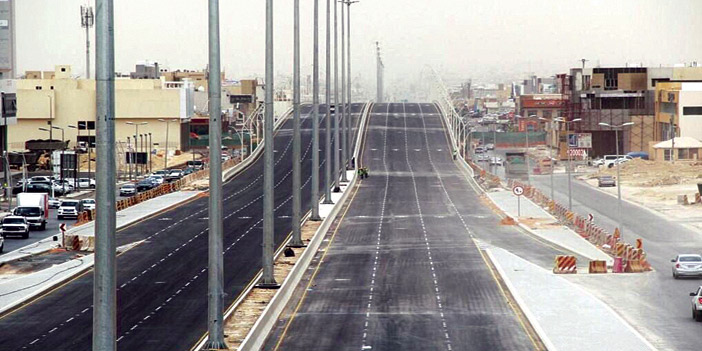 افتتاح جسر تقاطع طريق أنس بن مالك مع طريق الملك عبدالعزيز 
