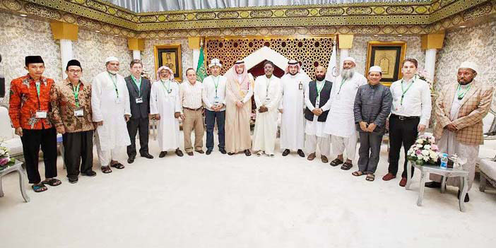 نائب وزير الشؤون الإسلامية يزور ضيوف برنامج خادم الحرمين للحج في مكة المكرمة 