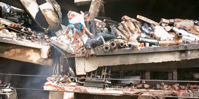 25 قتيلاً على الأقل بحريق داخل مصنع في بنغلادش 
