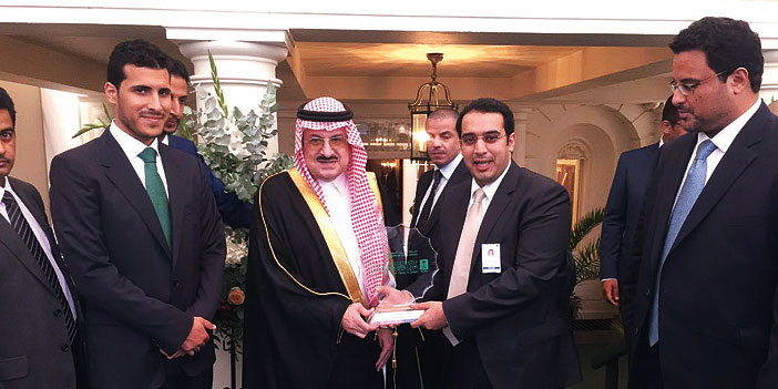  تكريم الأمير محمد بن نواف لدعمه وتشجيعه لصناعة وتصدير التمور السعودية