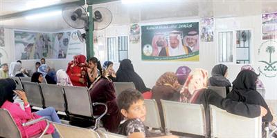 العيادات التخصصية السعودية تقدِّم المطاعيم لـ(864) لاجئاً سورياً في الزعتري 