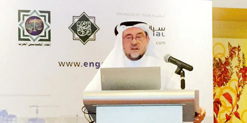  نبيل عباس خلال مشاركته في مؤتمر الكويت للتحكيم الهندسي